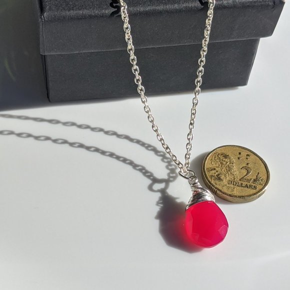 Chalcedony Necklace / gemstone pendant in Silver - Picture 3 of 6